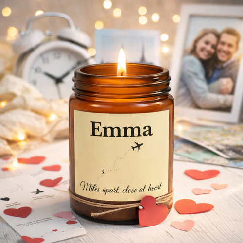 Size and scent options chart for the personalised candle